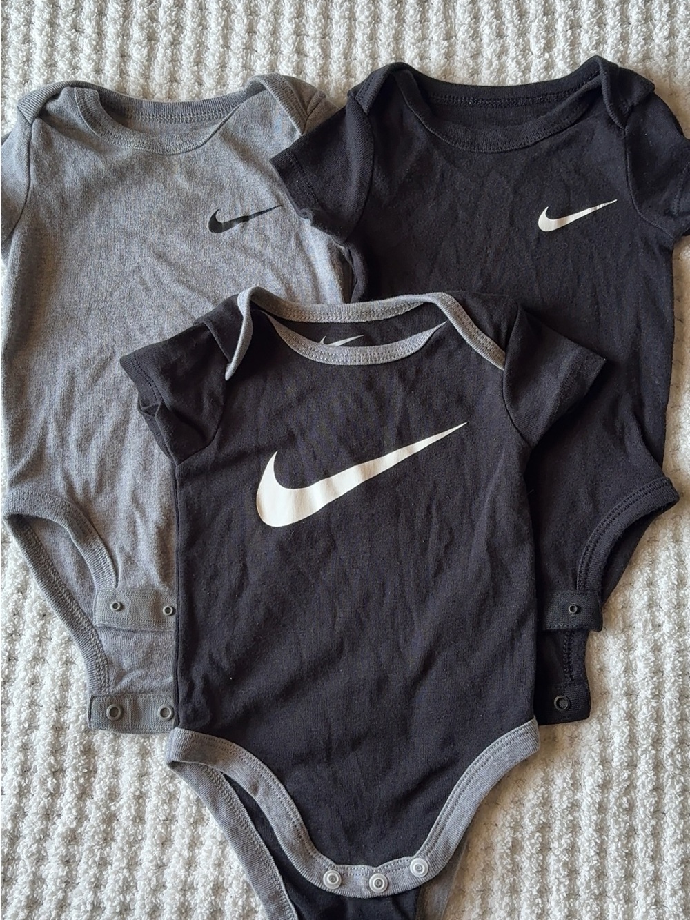 Nike 6 month baby onesie 3 pack